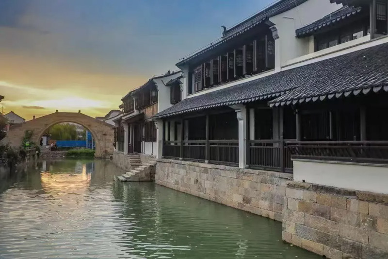 ca33f2fec44344cc8c208c0fc551cf82 imgi_10_640.jpg