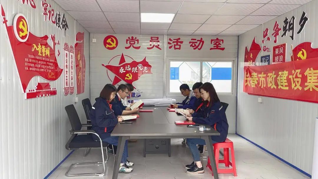 ��ɫ�������˶�ϵ�б���֮������֧������������Ŀ����һ�ߵ�Ա�˶��ҷ��ӻ�����������